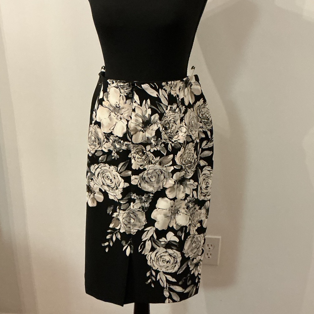White House Black Market Black and Cream Floral Midi Skirt - Picture 2 of 9